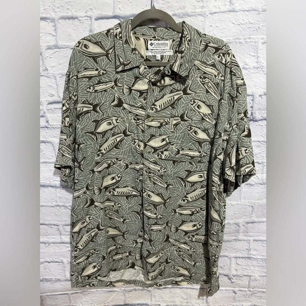 Columbia Short-Sleeve Fish Print Button-Up Shirt - Sage Green & Cream, Large